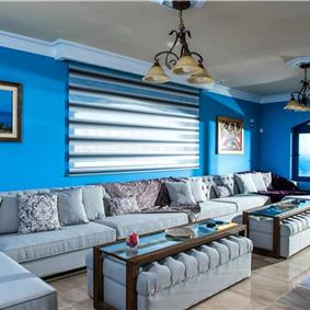 6 bedroom luxury villa with pool near Agia Pelagia, sleeps 12